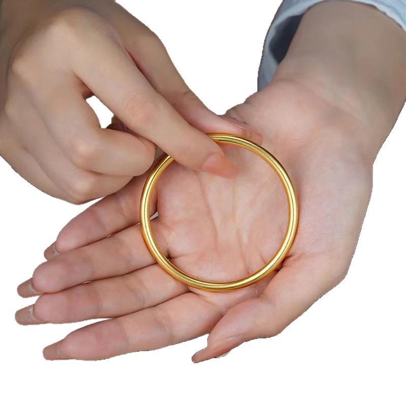 Vintage Matte Gold-Tone Bangle - Women's Classic Textured Bracelet