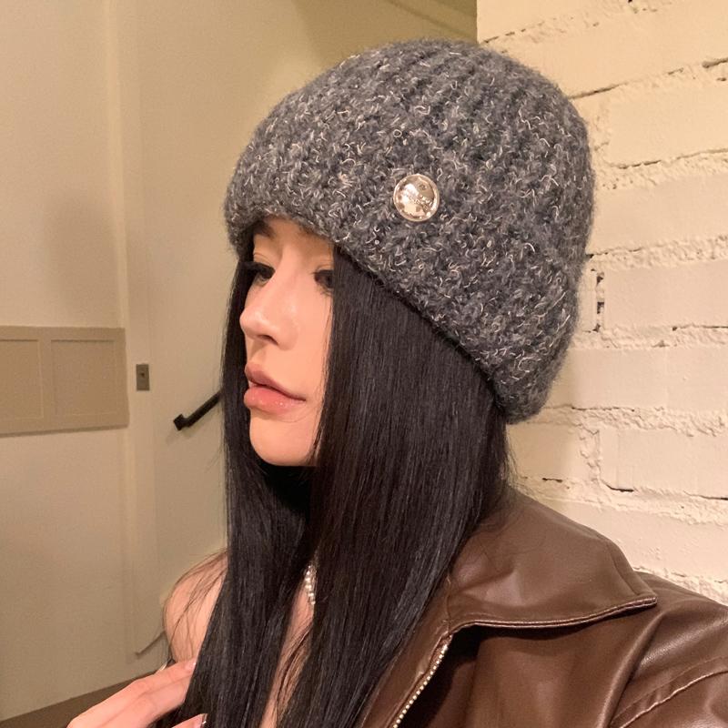 New Simple Button Wool Hat Women's Autumn and Winter Big Head Circumference Versatile Warm Knitted Hat Simple Ear Protection Cold Hat