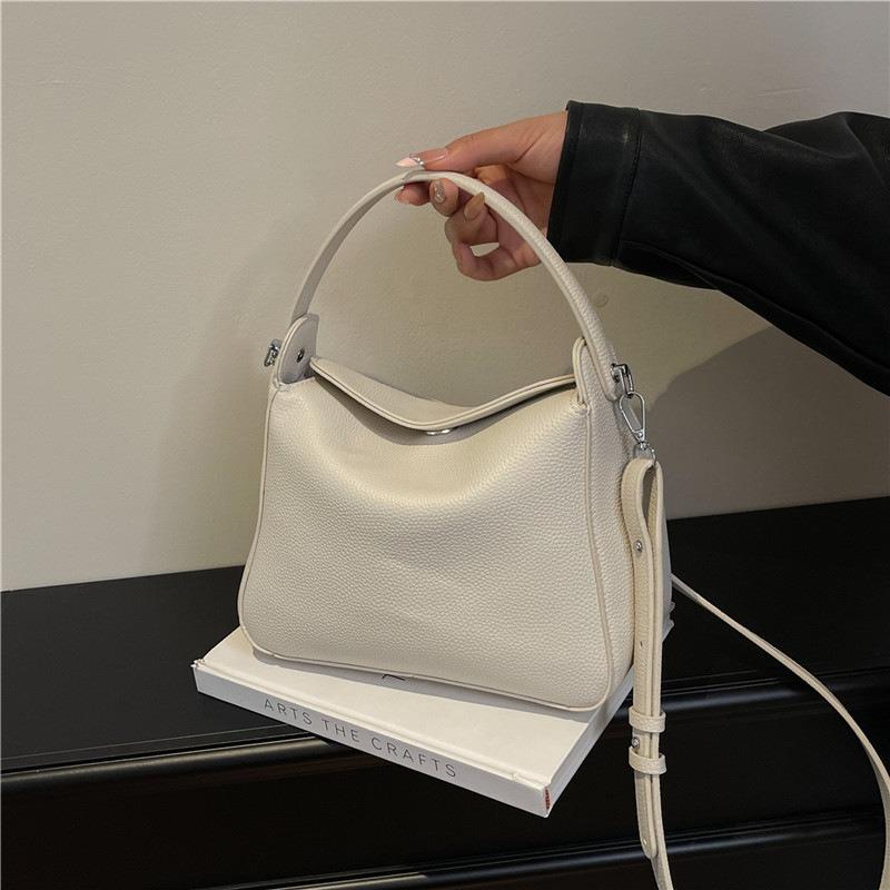 Niche Design Fashion Trend Personalized Casual Bucket Bag Simple Summer New Women's Shoulder Messenger Bag
