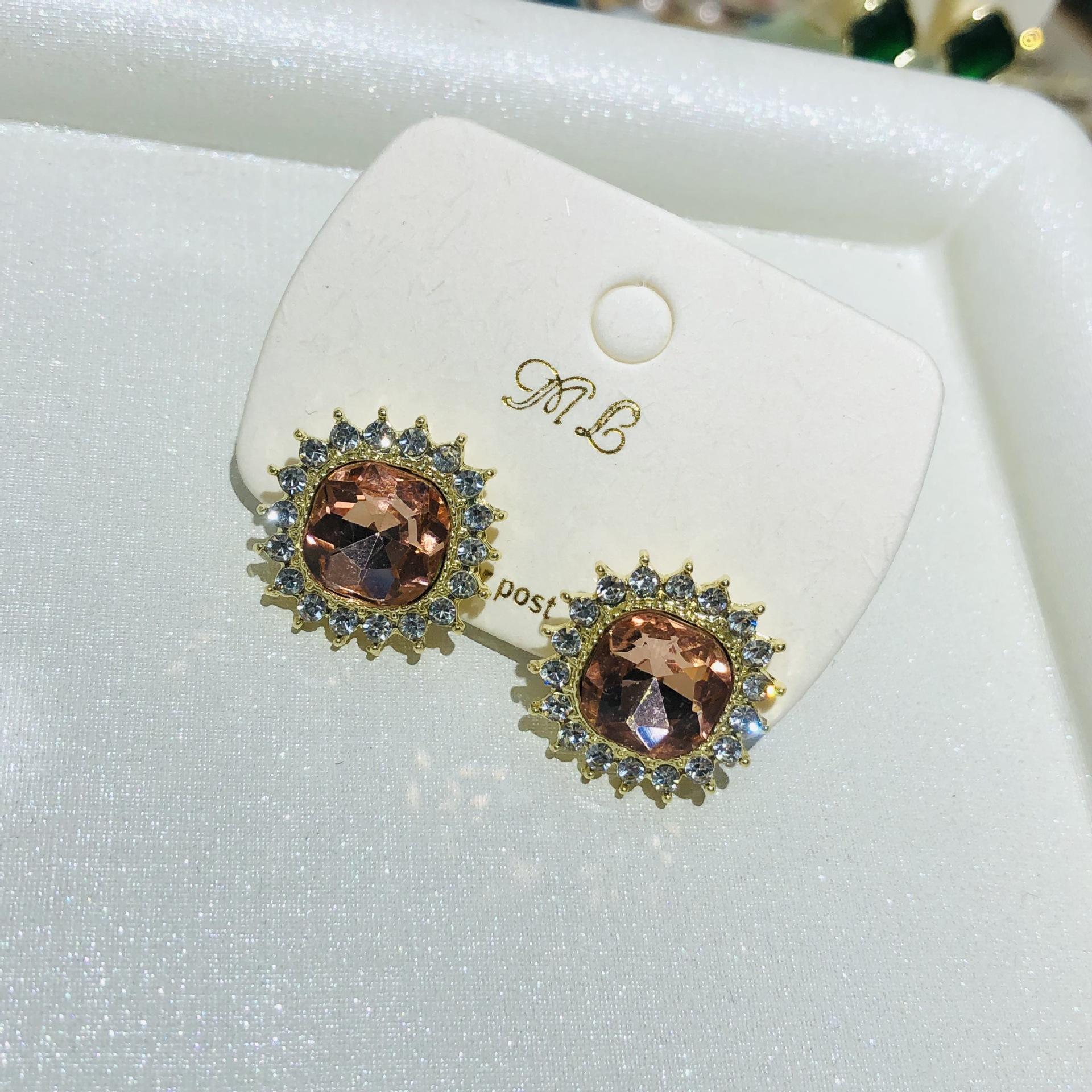 

Luxury Pink Zircon Pigeon Egg Stud Earrings for Women Luxury Exquisite Crystal Earrings Aesthetic Y2K Jewelry Birthday Gifts бурштин