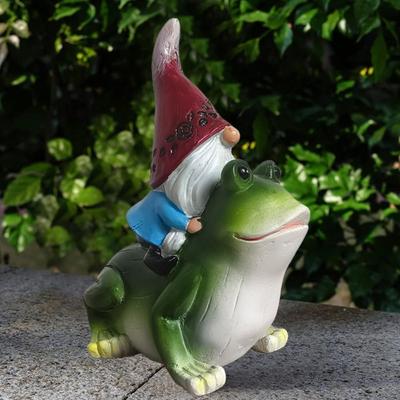 Cartoon Gnome Riding Frog Statue Funny Resin Crafts Garden Gnomes Figurine Handmade Dwarf Sculpture For Gardens Courtyards