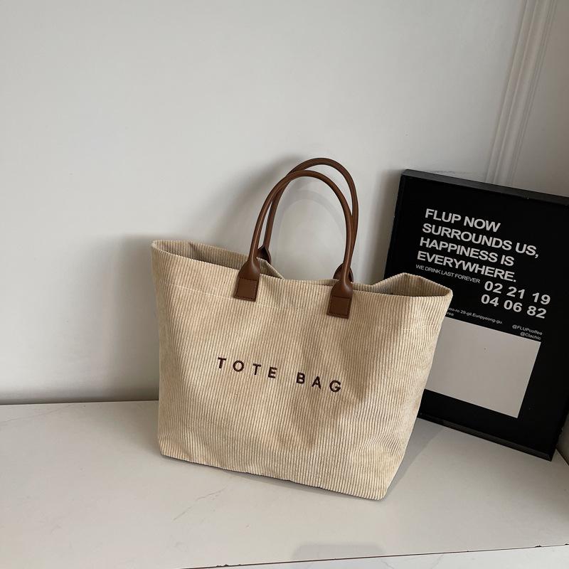 Vintage Stylish Tote Bag Lightweight Spacious Casual and Minimalist Commuting Bag for Women Office Work Daily Use Shoulder Bags