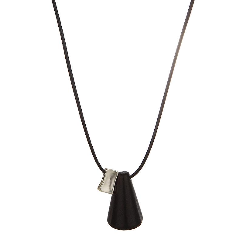 Retro Geometric Wood Pendant Necklace for Women – Unique High-End Sweater Chain Accessory