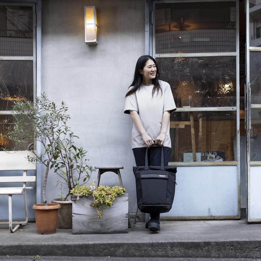 Thule Paramount Tote 22L Tote Bag, Black, 3205009