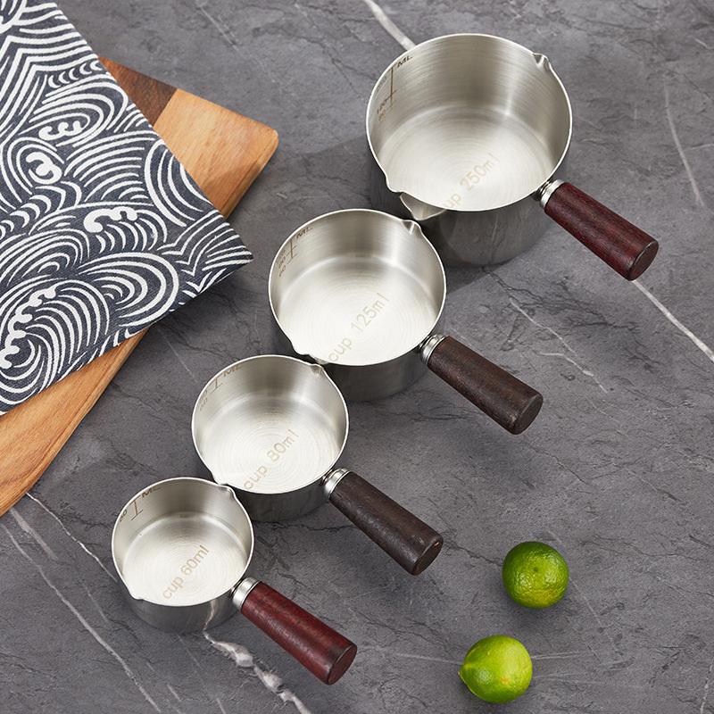 1Pcs Stainless Steel Sauce Cup Western Sauce Cup Steak Dressing Cup Wooden Handle Tomato Salad Dipping Saucer Kitchen Tool