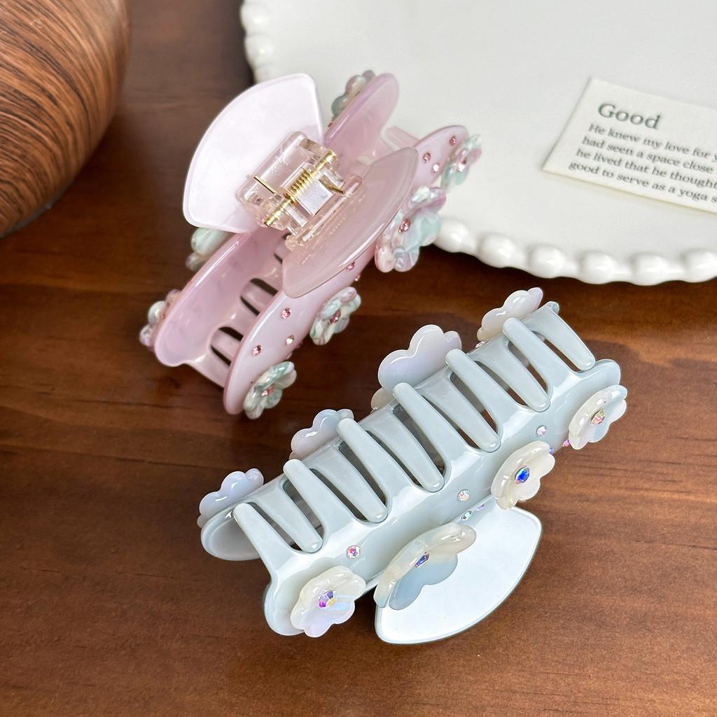 Elegant Floral Design Medium Acetate Hair Clip With Sparkling Diamonds For Women