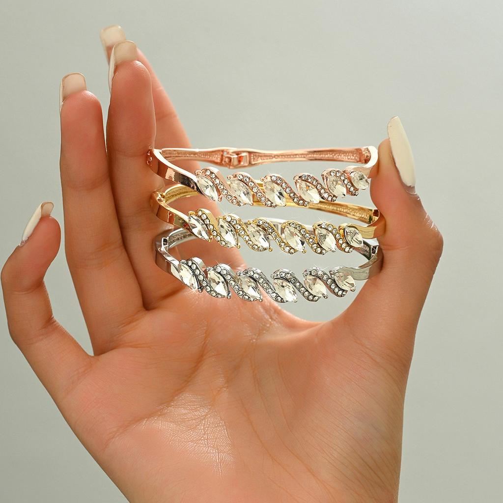 Glass Crystal Inlaid Twist Fashion Bracelet Light Luxury Niche Exquisite Temperament Jewelry Bracelet