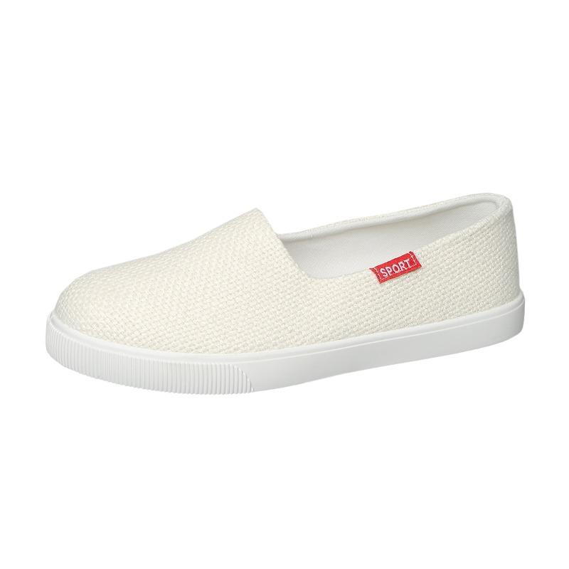 Fashion 2025  New Round Head Lightweight Flats Knitted Breathable Board Shoes Large Size Leisure Flat Bottom Shoes for Women