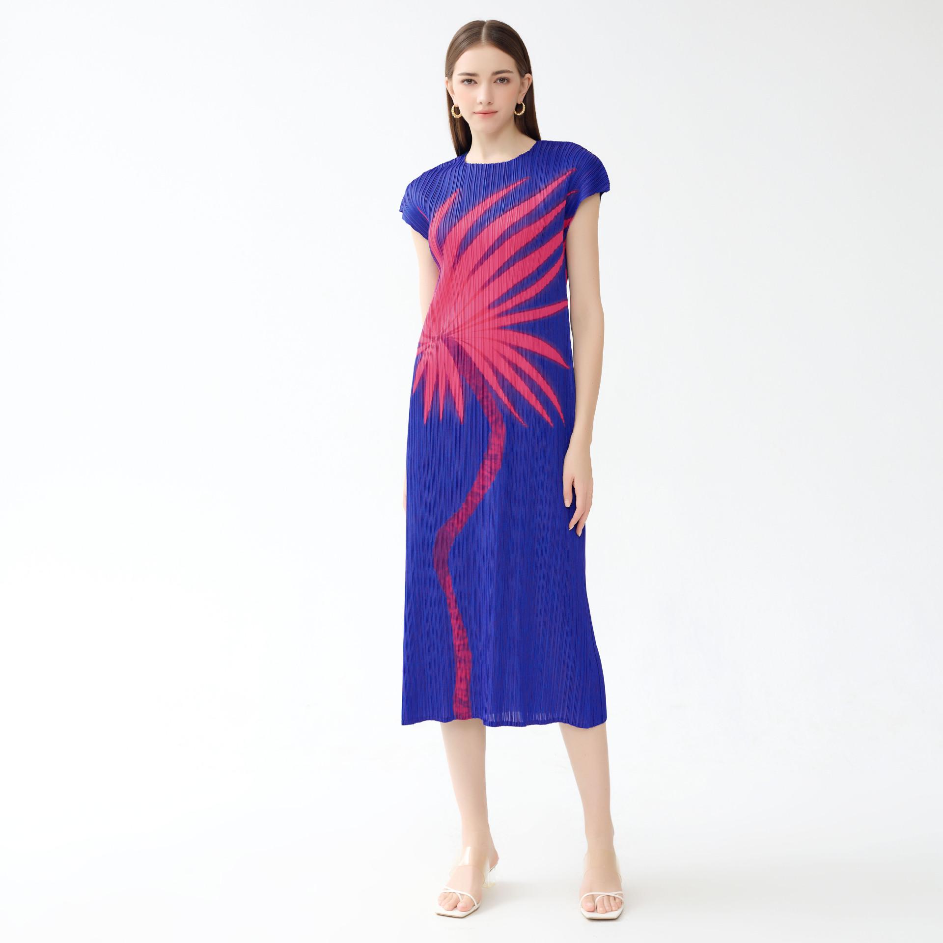 

Women s Summer Casual Pleated Print A-Line Dress - Large Size, High-End Fashion with Round Neck One Size
