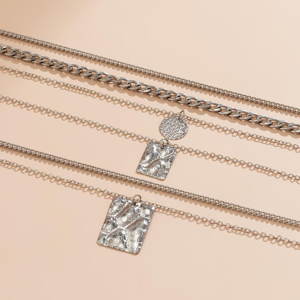 Ins Style, Personalized Niche Chain Stacked Necklace, Sweet and Cool Snakeskin Pattern Geometric Pendant Necklace for Women
