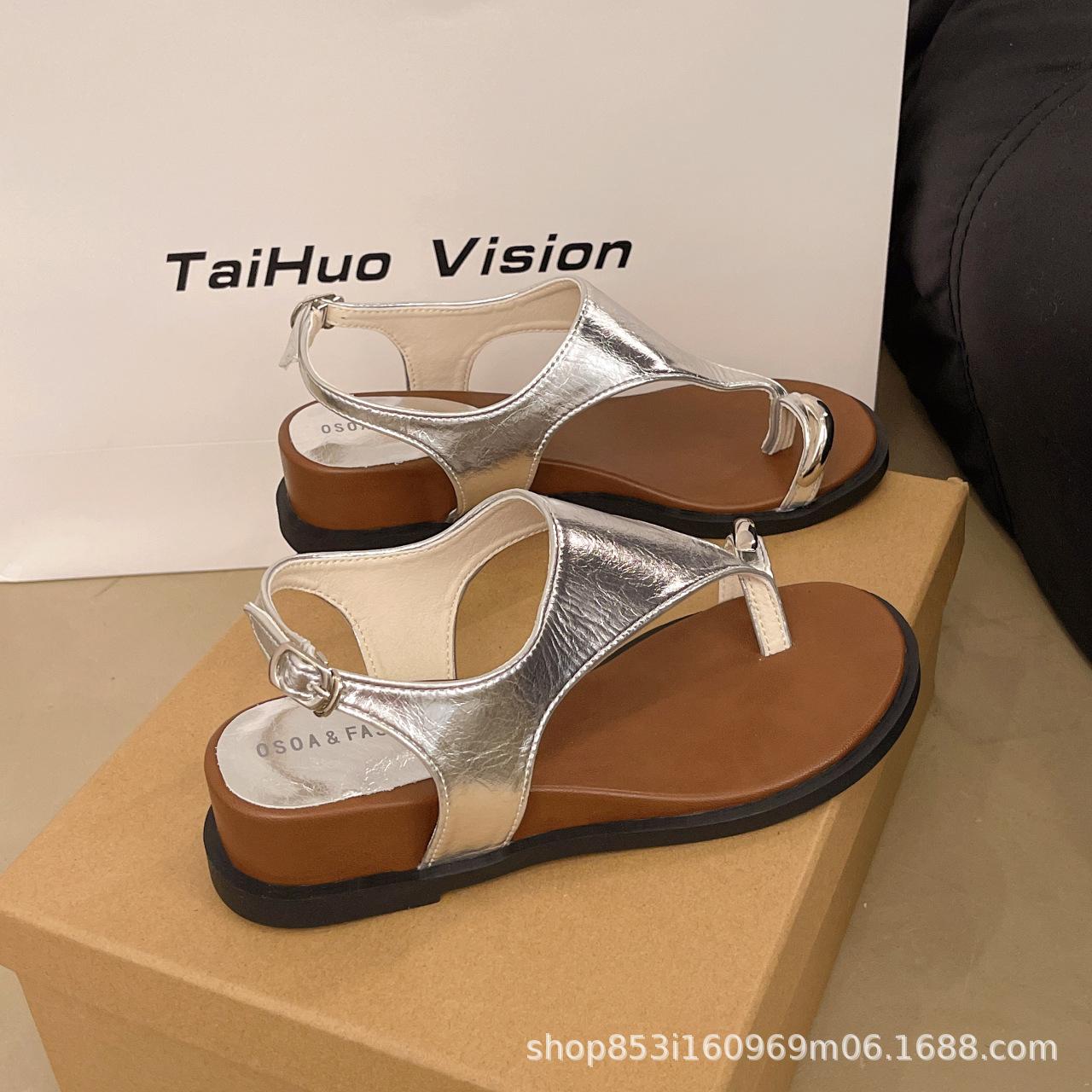 

Bohemian square head flat-soled sandals for women s outer wear 2025 summer new simple one-word buckle wedge sandals for women 40 срібний