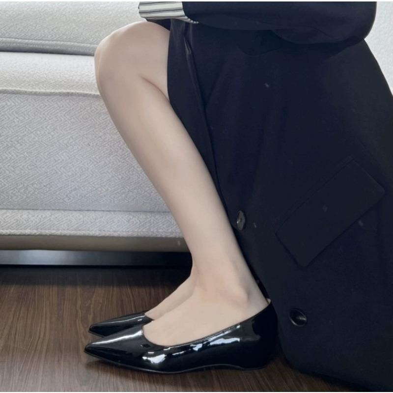 

New retro Mary Jane shoes women s shallow mouth pointed head flat sole single shoes one pedal casual fashion women s shoes 35 чёрный