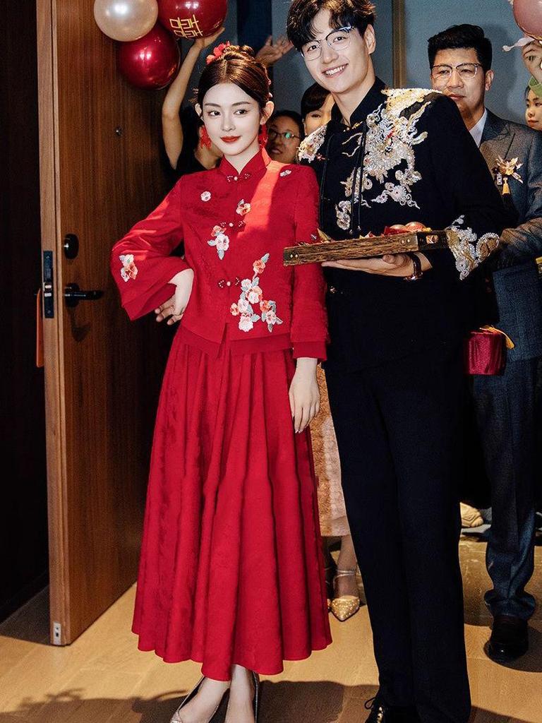 Modern Chinese Wine Red Wedding & Engagement Dress for Women - Bride & Banquet Skirt