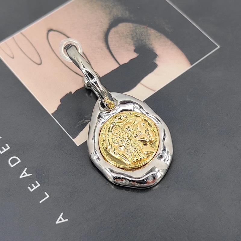 Designer Relief Ohrringe: Zweifarbige 925er Silbernadel, gebraucht aus der Qingdao Jewelry Collection