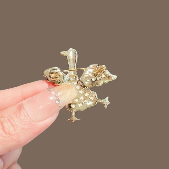 Brooch Pin, 3D Goose Design Lapel Pin with Mother-of-Pearl Inlay, Wear-Resistant Thick Coating Strong Buckle Pin for Coats Sweaters Gift