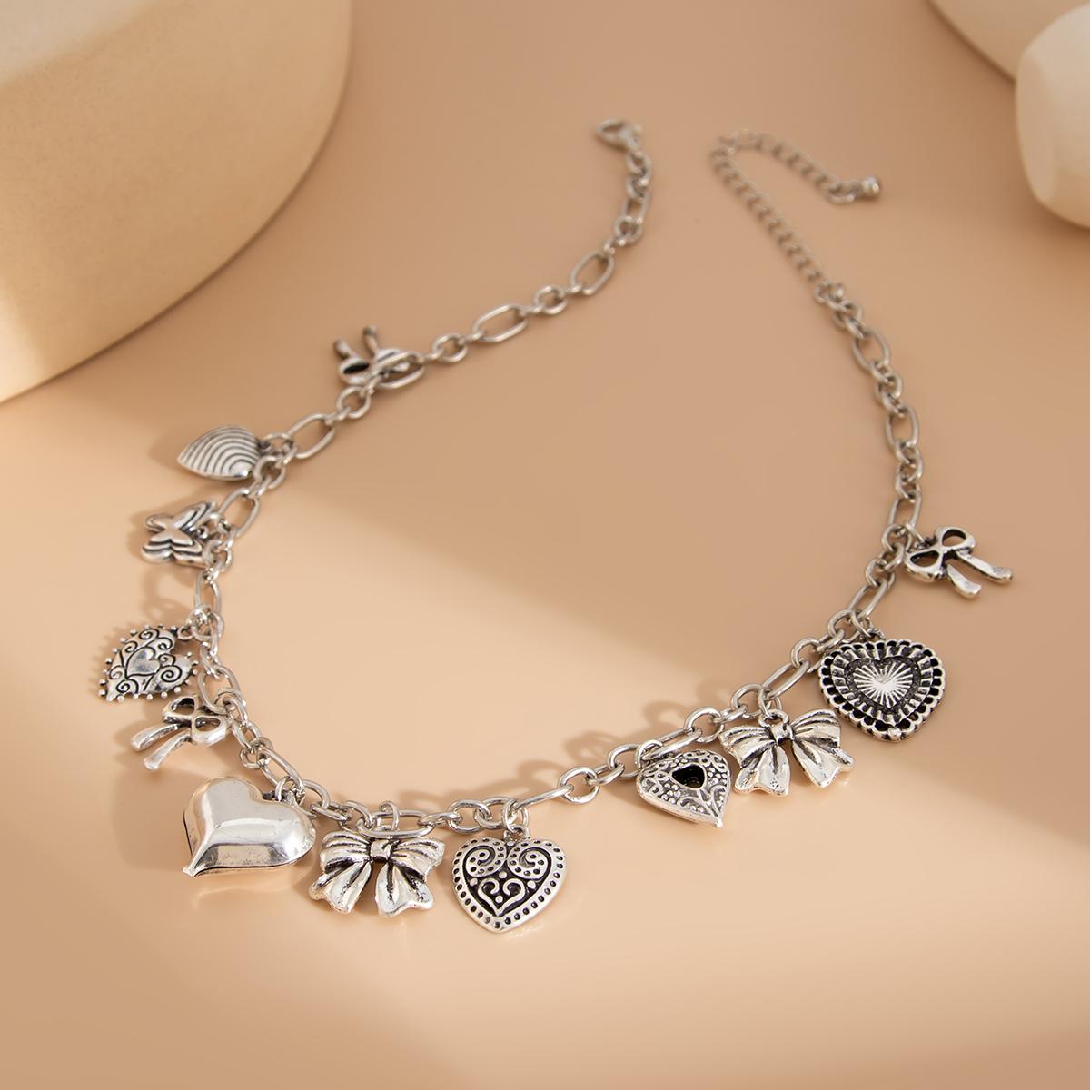 

Salircon Luxury Vintage Love Heart Bowknot Charm Choker Necklace Trending Adjustable Clavicle Chain Women Neck Jewelry Gift