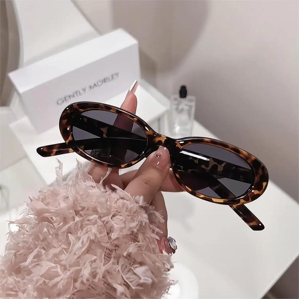 Vintage Oval Shape Sunglasses Women Latest Fashionable Punk Style Eyeglasses Luxurious Brand Style Designer Shades UV400 Protection Eyeweae