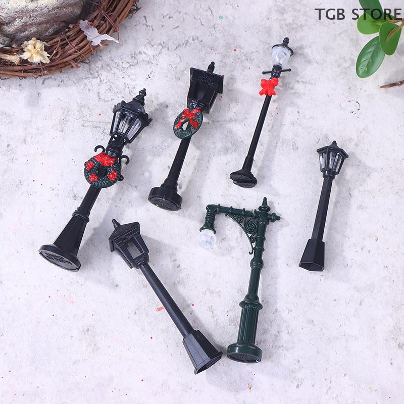 2/12Pcs Mini Christmas Street Lights Model Garden Street Lights Dollhouse Simulation Miniatures Lights Ornaments Home Decor