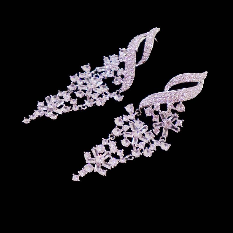 Zircon Fringed Flower Earrings Niche Exquisite Temperament Earrings Fashionable Versatile High-end Earrings Women