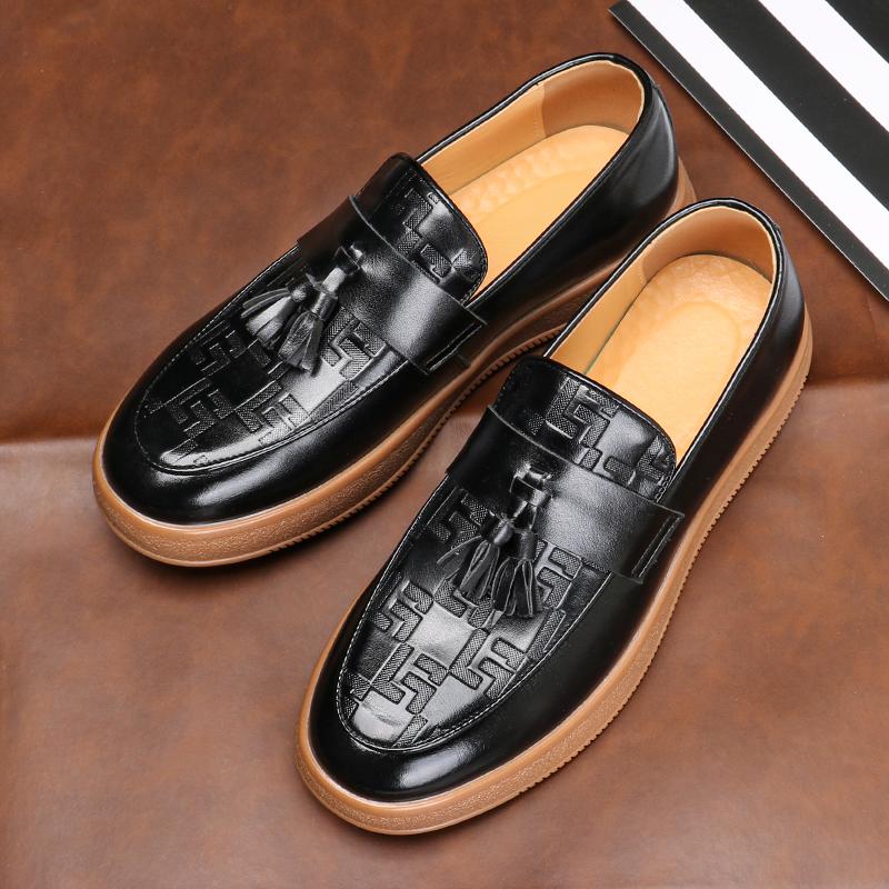 Men Classic Retro Tassels Loafers Fashion Men's Casual Shoes Embossed Leather Mens Slip-on Thick Sole Outdoor Flats 9607