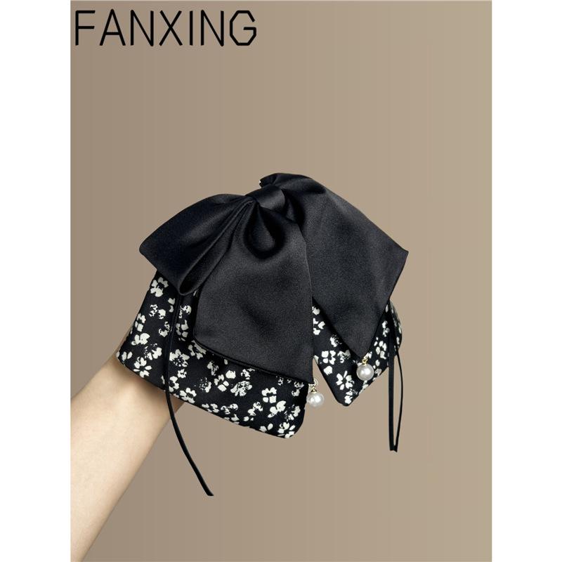 Retro Chinese Ribbon Bow Hairpin: Elegant Half-Tie Headdress Accessory