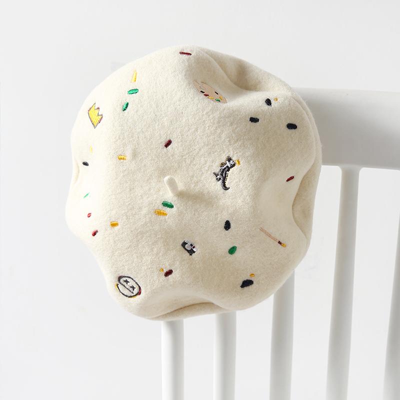 

Корейский осенне-зимний белый шерстяной берет с вышивкой для женщин, французский берет, модная праздничная шляпа художника