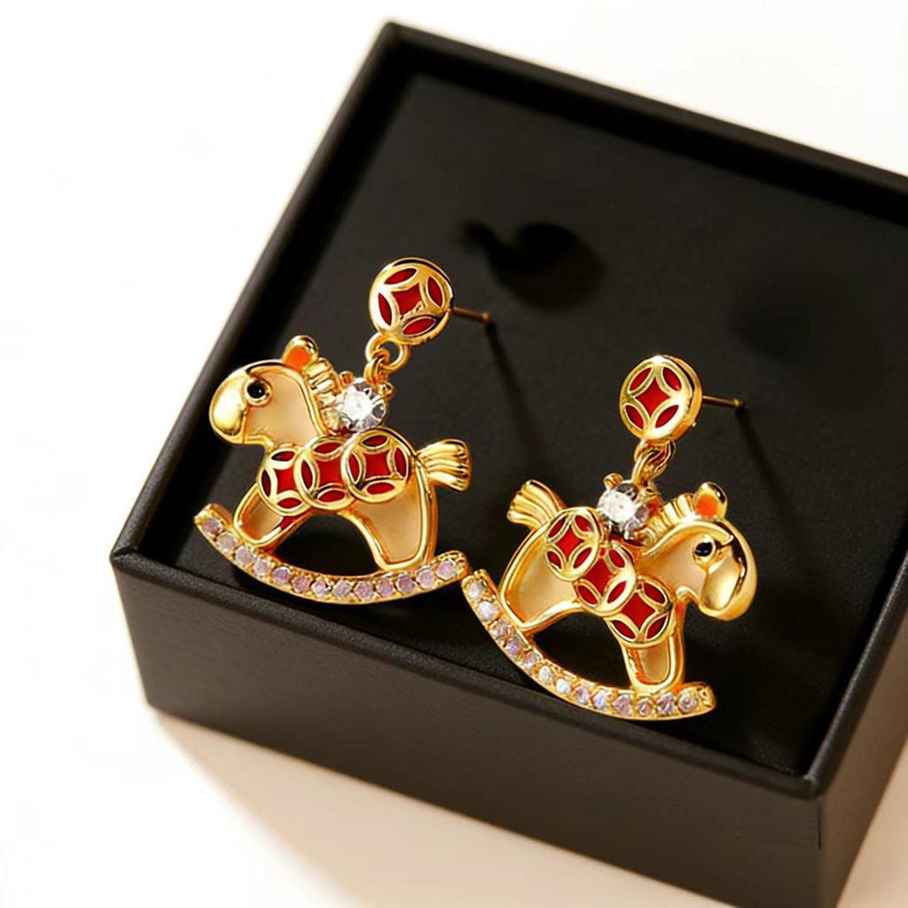 Hollow Wooden Coin Horse Earrings: High-end Rhinestone Studs for Women - Trendy, Unique, Light Luxury Jewelry
