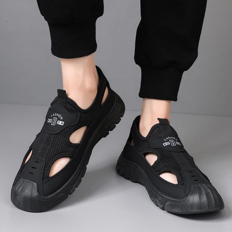 Breathable men's sandals summer hollow mesh casual versatile hole shoes outdoor travel soft sole foot cover beach shoes