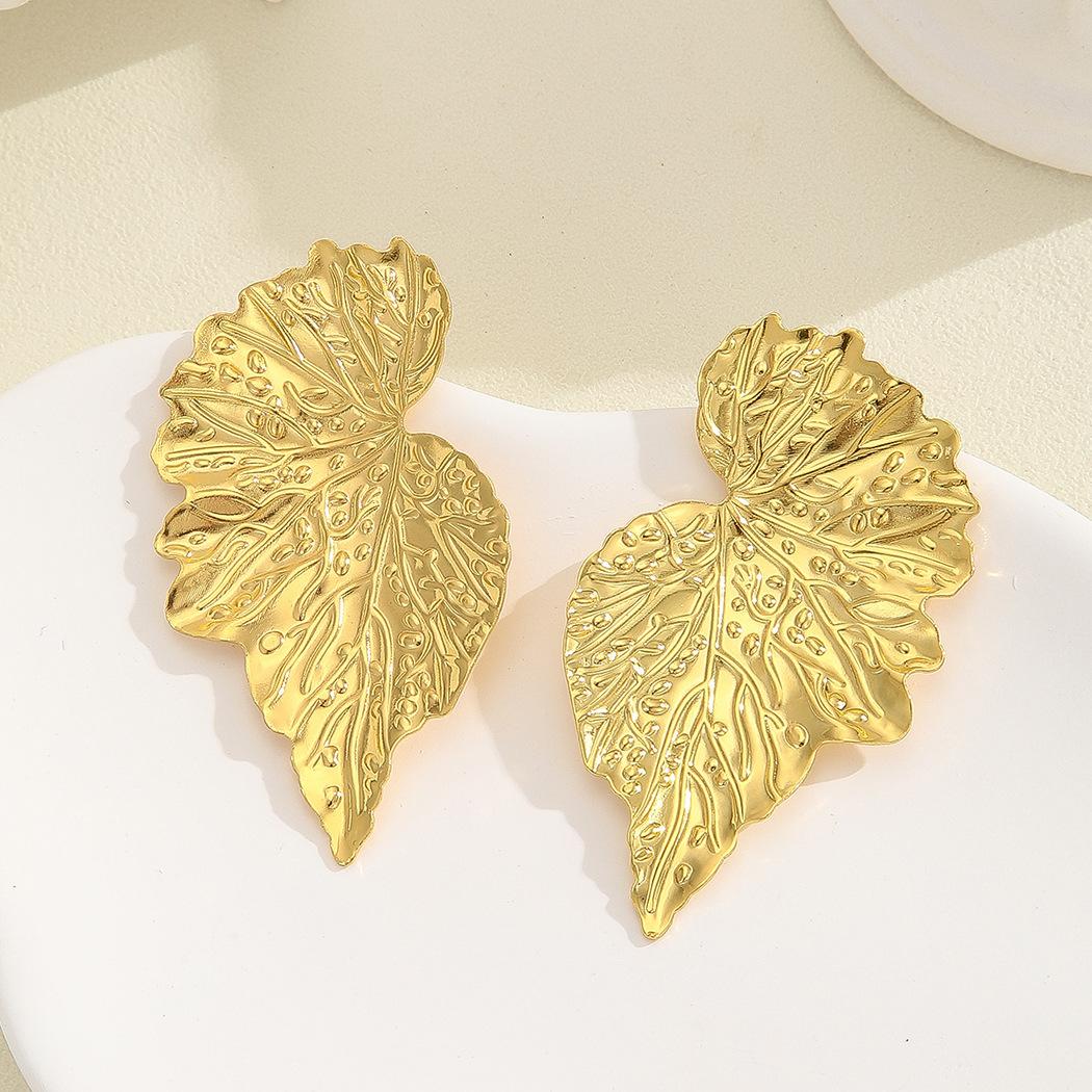 

Minimalism Personality Metal Drop Earrings for Women Leaf Round Water Droplet Butterfly Twist Metal Earrings Geometry Zircon