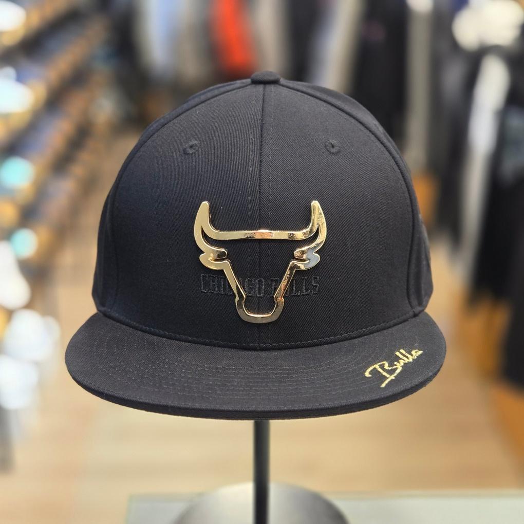 NBA Unisex CHI Bulls Outline Metal Snapback N245AP614P (19)