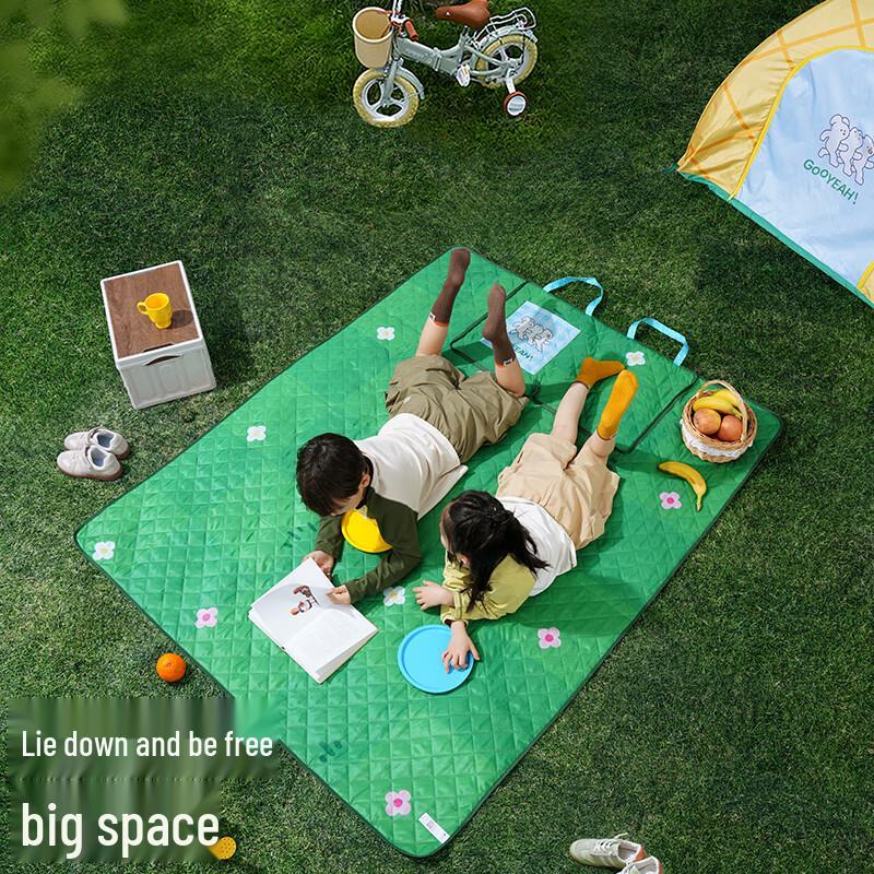 TOI Foldable Outdoor Picnic Mat