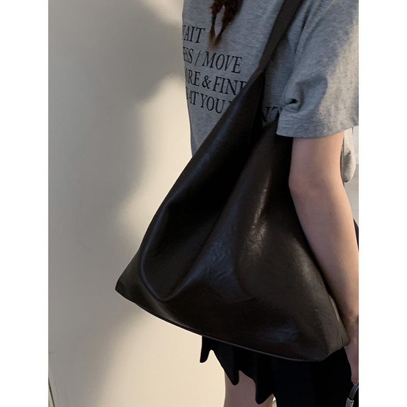 Retro und High-End Unterarm-Pendler-Tasche, Einfache Tragetasche, Einzelne Umhängetasche mit großem Fassungsvermögen