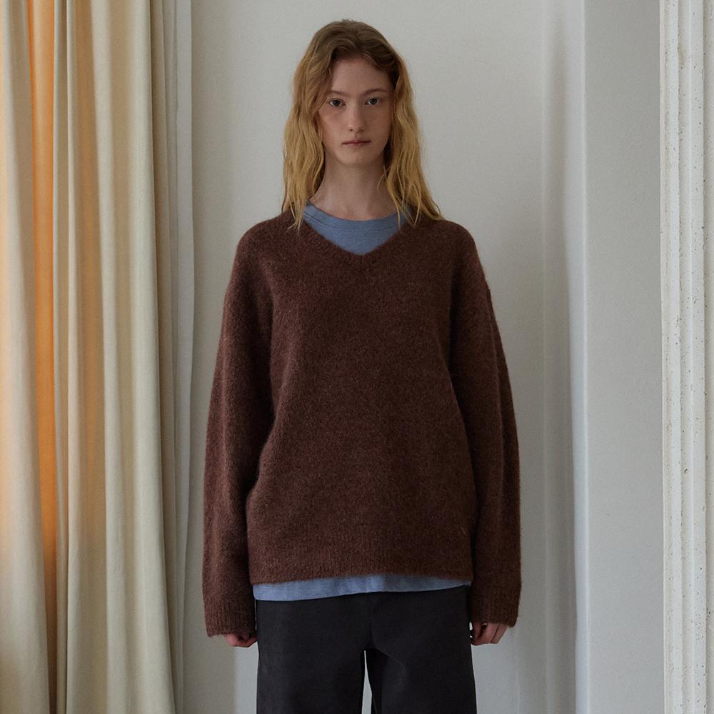 NOEUD Woolly V-Neck Sweater (Brown)