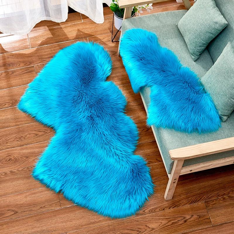 2025 New Creative Heart-shaped Plush Carpet Fashionable European Style Floor Mat Home Sofa Decoration Rugs