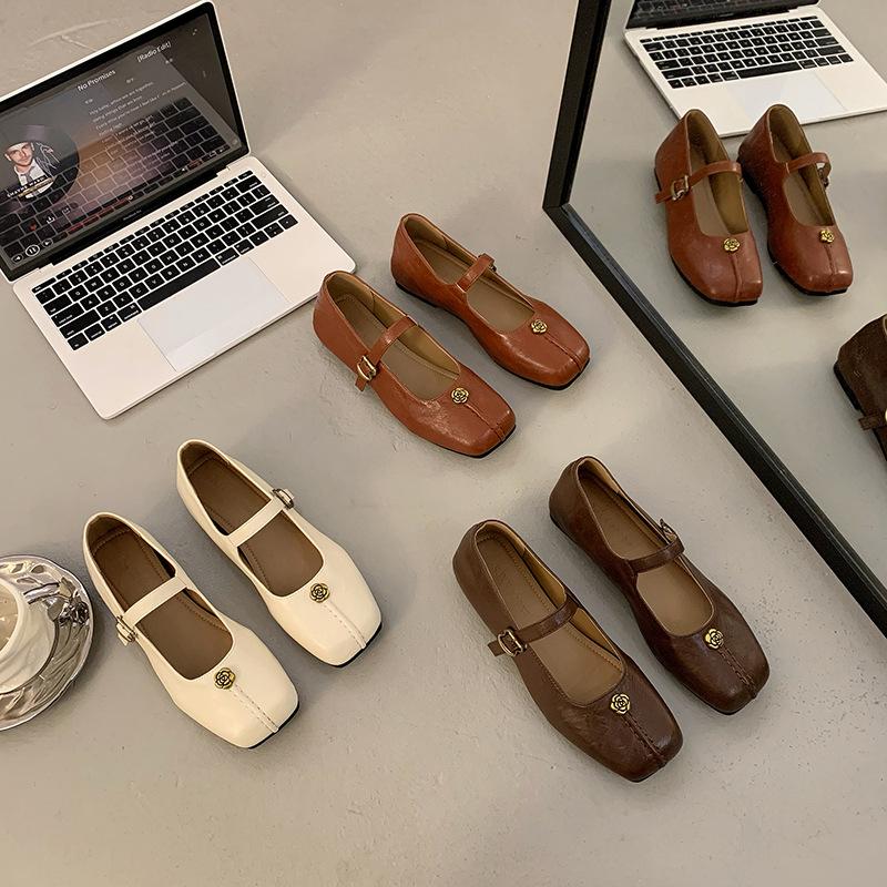 2025 Spring New Metal Flower Word with Mary Jane Shoes Women's Retro Commuting Thick Square Head Medium Heel Shallow Mouth Single Shoes