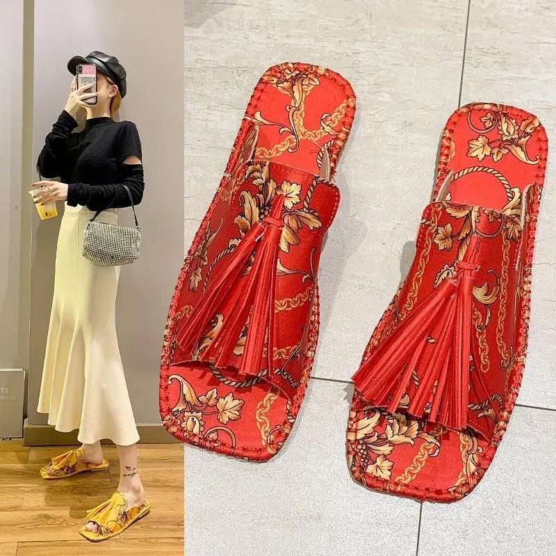 Fashion 2024 New Large Slippers Retro Printed Silk Square Head Flat Bottom Casual Cool Slippers Fairy Style