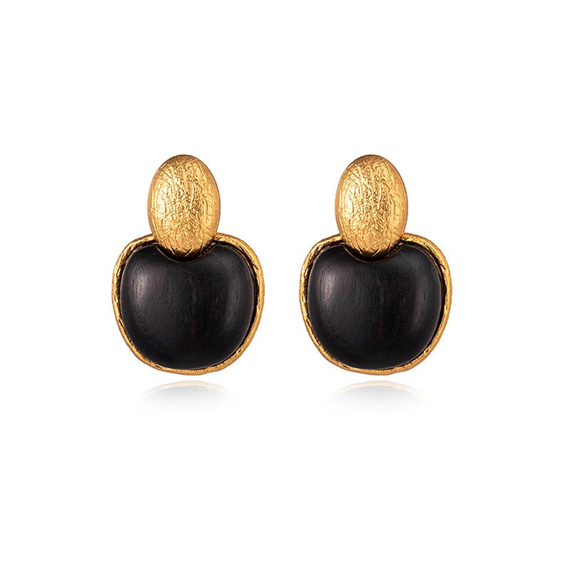 Vintage Ebony Splicing Hammer Pattern Metal Earrings Art Niche High-end Sense Retro Temperament Commuting Versatile Earrings