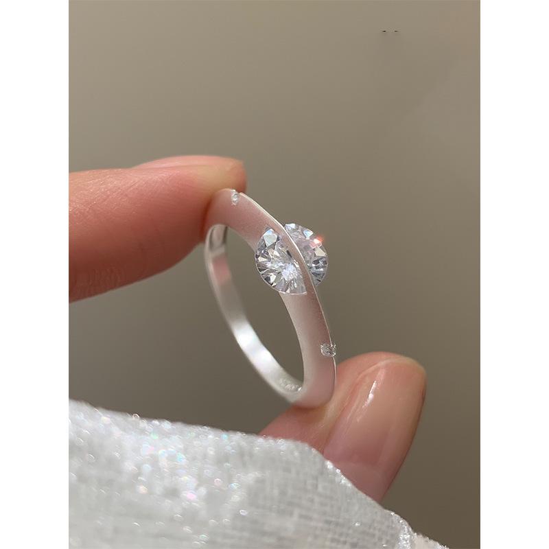 Niche Design Planet Ring: Fashionable & Versatile Light Luxury Finger Ring for Women One Size