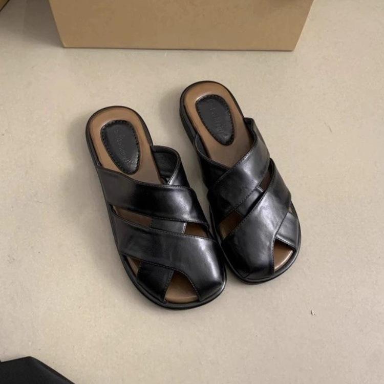 Ruoji baotou half slippers outer wear 2025 summer new retro woven cool slippers pig cage shoes retro style thick sole