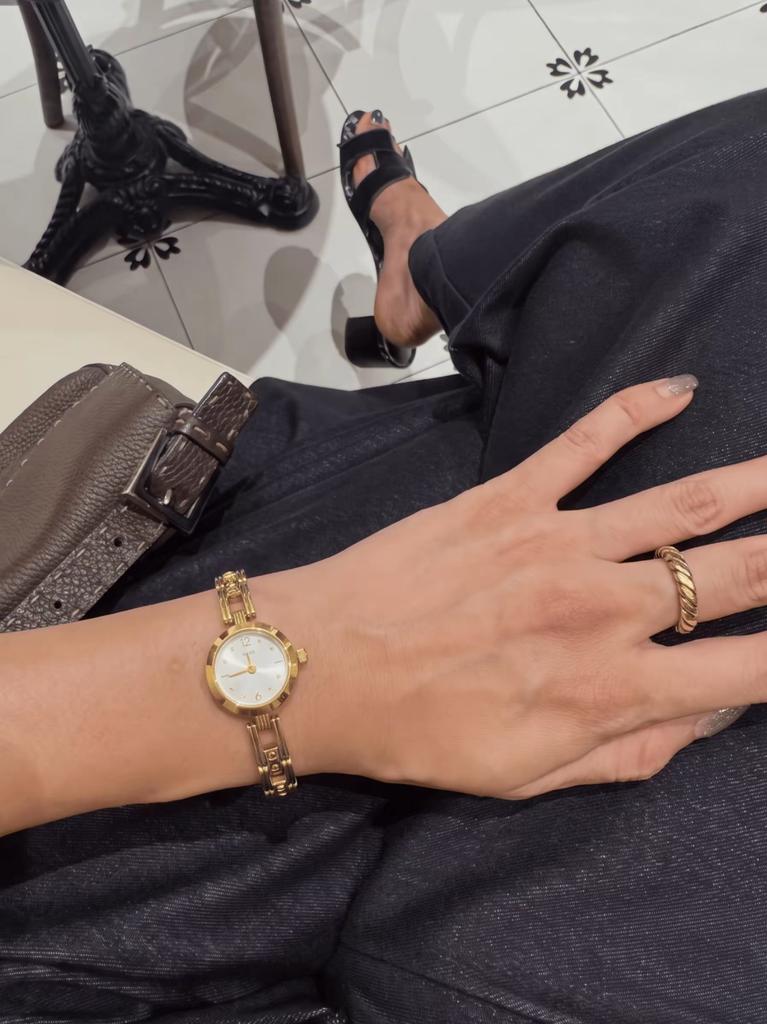 Vintage Gold Plated Bracelet Ladies Watch Light Luxury Minimalist Classic Fashion Wrist Jewelry for Party Occasions