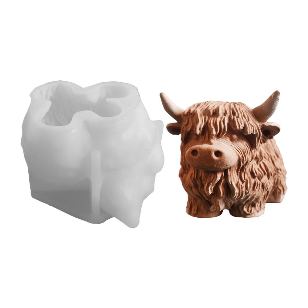 

3D Highland Cow Silicone Mold Cute Calf Resin Mold Crafts Candle Mold Food-Grade Mould for Figurines Desktop Home Decoration