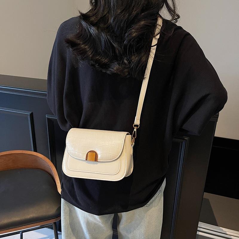 Textured Underarm Bag 2025 Autumn and Winter New Trendy Contrasting Color Retro Saddle Bag Simple Shoulder Messenger Bag