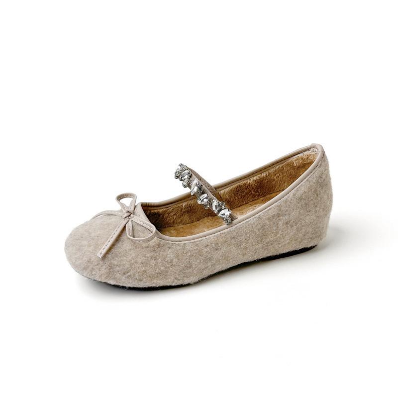 The Inner Height Increases, the Small Man Wears Bow-tie Fluffy Shoes, and the Outer Wear Velvet Rhinestone Mary Jane Ballet Single 