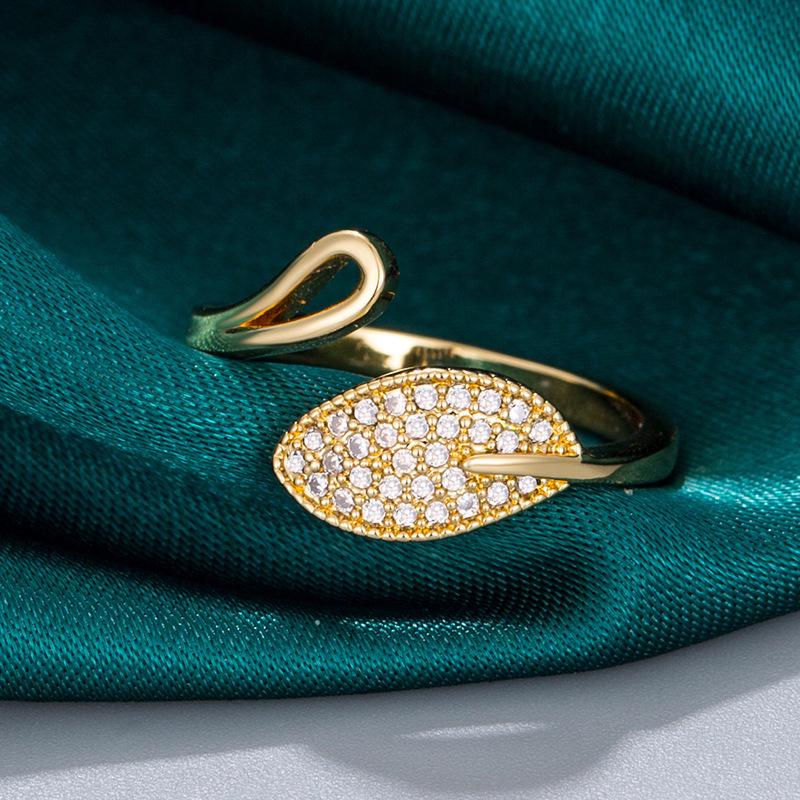 

Adjustable 18K Gold Zircon Leaf Ring for Women Standard