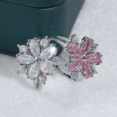 Sakura Pink Zirkon Diamant Blumenring Schlichter Nischenring mit kreativem Design