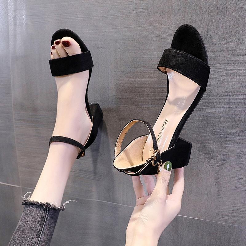 Spring and Summer New Thick Heel Fish Mouth Buckle Solid Color Side Empty Casual Sandals