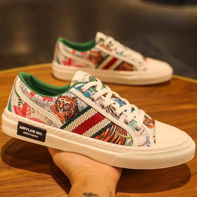 European Shoes for Men Leather Casual Shoes Autumn Street Luxury Tiger Print Flats Skateboard Shoes Fashion High End Sneakers