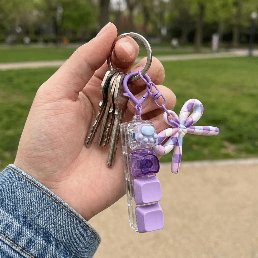 Colorful 4-Button Keyboard Keychain Clickable Mechanical Keyboard Fingertip Pendant  Gift
