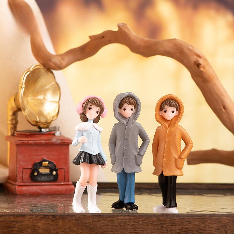 Micro Landscape Decoration Cartoon Cute Girl Boy Couple Doll Hand Table Decoration Valentine's Day Gift