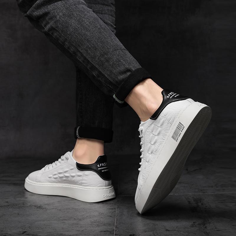 Handgenähte Mode-Trend-Sneaker Herren Freizeitschuhe Low Top Outdoor-Schuhe Herren Flats Klassische Casual Weiße Sneaker Trendschuhe